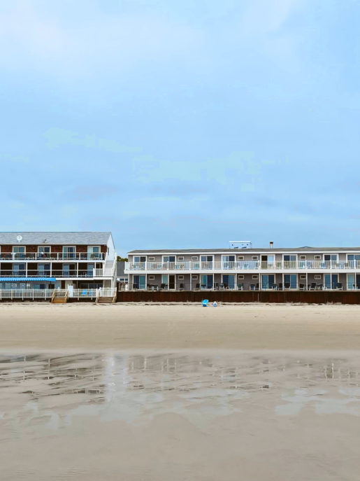 Vue de la plage vers le Norseman Resort - Hôtel à Ogunquit