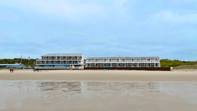 Vue de la plage vers le Norseman Resort - Hôtel à Ogunquit
