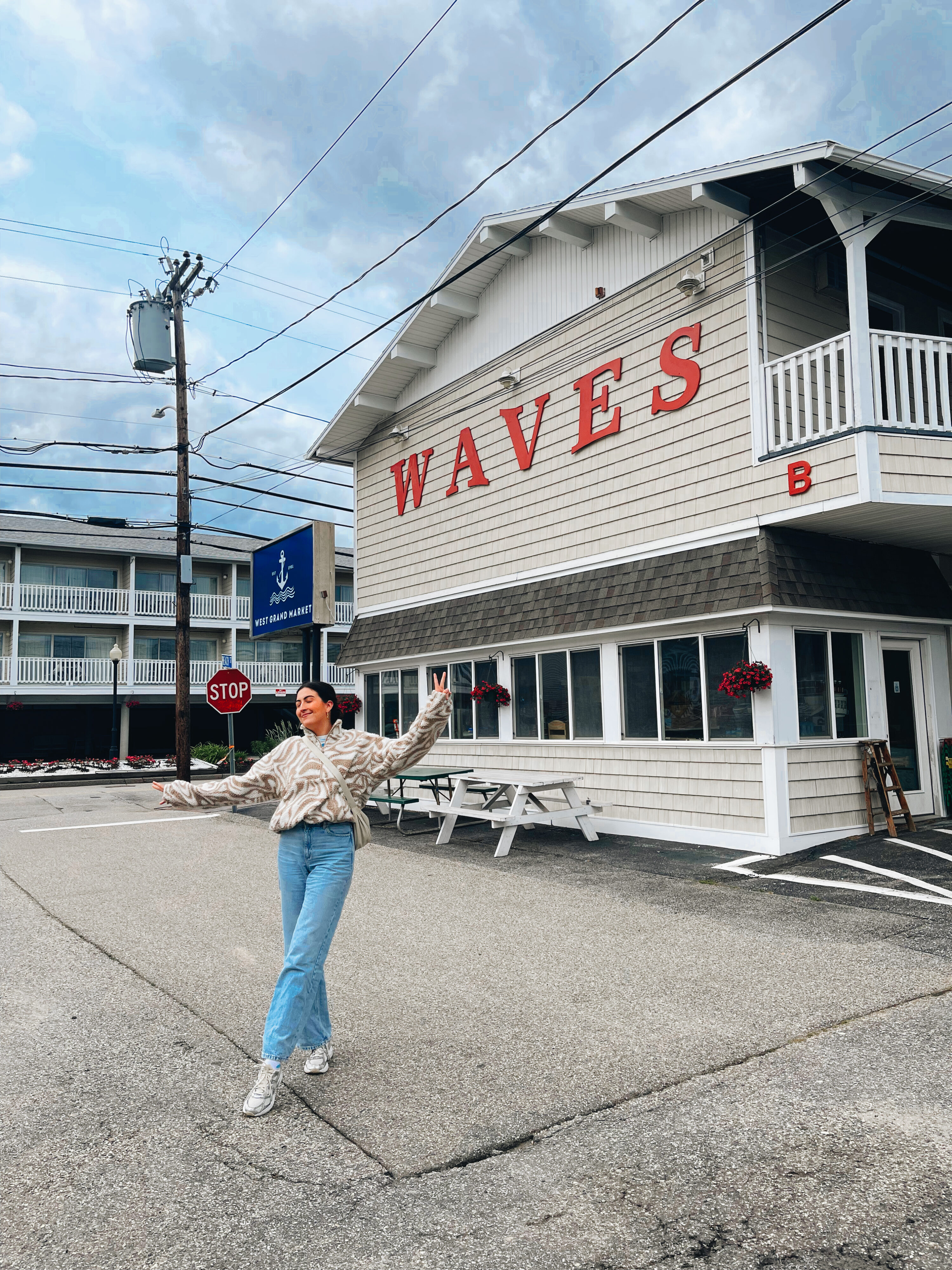 Enseigne du Waves Oceanfront Resort