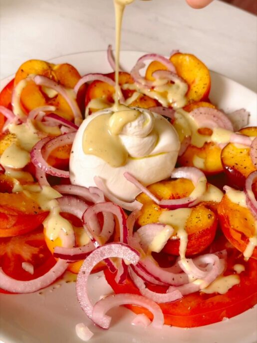 Recette de Salade de pêches, tomates et Burrata