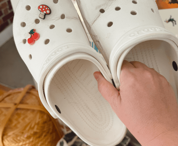 Comment nettoyer les Crocs blanches