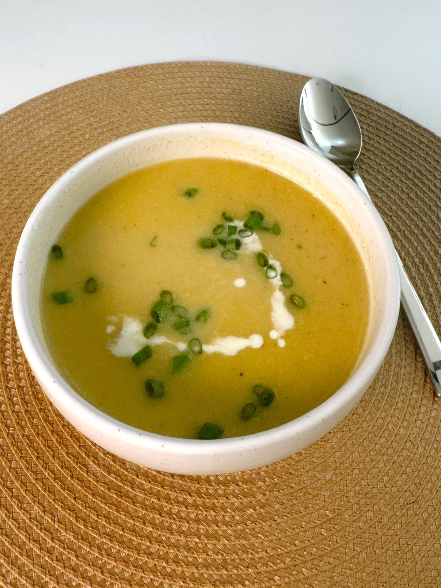 Recette de crème de chou-fleur, pomme et patate douce