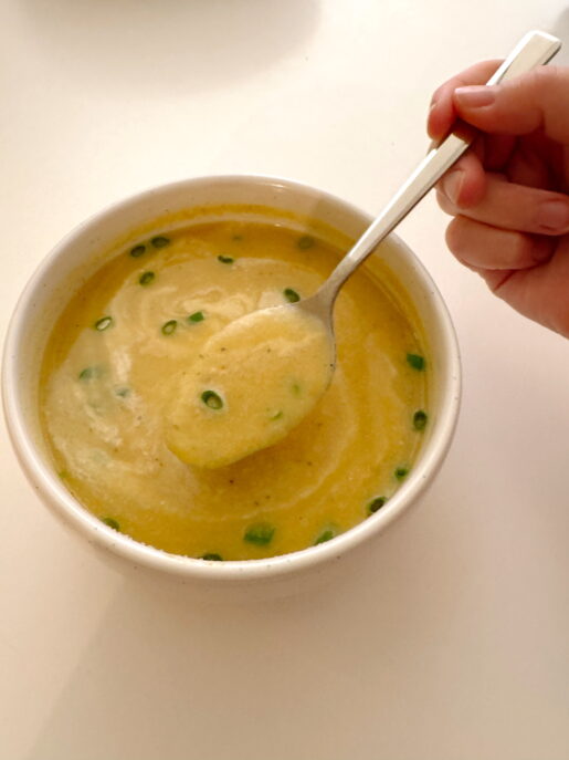 Potage au chou-fleur, pomme et patate douche super facile