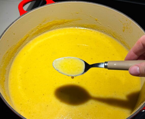 Un délicieuse crème de chou-fleur et patate douce